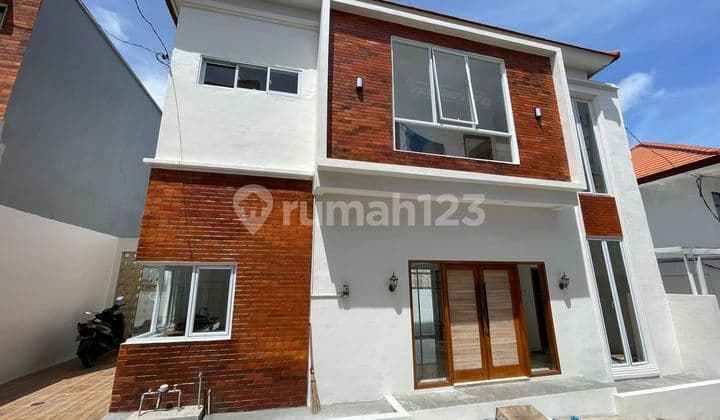 Fast Sale! Villa Modern 3 Lantai di Ungasan Hill, Rooftop View Gwk