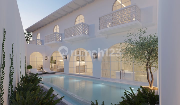 Hunian Mewah 3 Br Bergaya Mediterranean Dengan Mini Waterfall Di Jantung Umalas