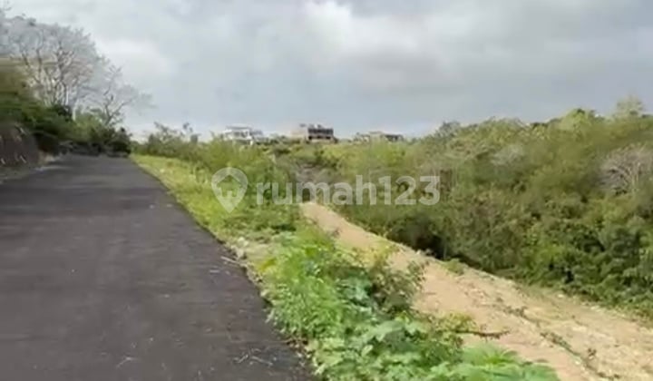 Tanah Strategis di Jalan Pantai Greenbowl - Ungasan, Bali