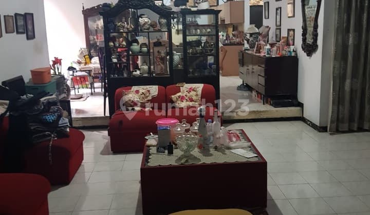 Rumah di Jalan Kesehatan, Bintaro, Jakarta Selatan