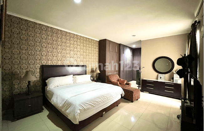 Rumah 2 Lantai di Cireundeu (5 Menit Dari Stasiun MRT Lebak Bulus)