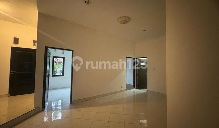 House of 2 Are in Taman Griya Jimbaran Area