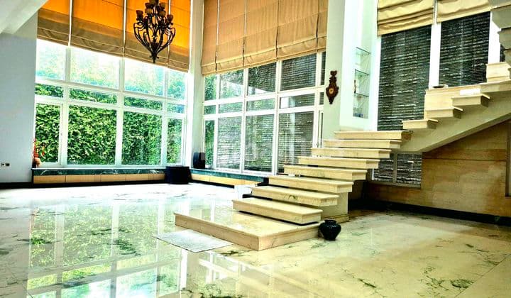 Rumah Mewah Di Ancol. Bagus Sekali.