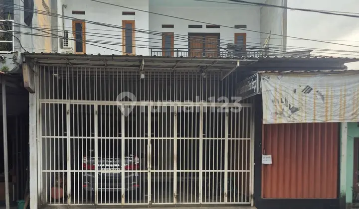 Rumah Usaha Pinggir Jalan Lokasi Strategis di Cilodong