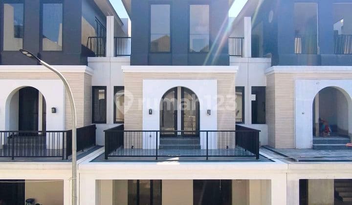 Rumah Baru 3 Lantai Cluster Palebon Raya Majapahit Tol Gayamsari