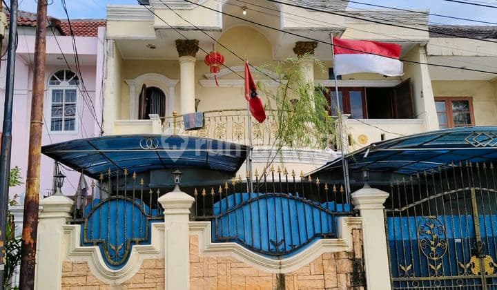 Rumah 2 LT Strategis dan Nyaman, Dekat Banyak Akses Umum di Taman Palem Lestari Cengkareng Jakarta Barat