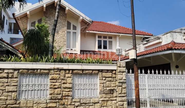 Rare Opportunity! Affordable Luxury European-Style Home in the Heart of Kemanggisan, West Jakarta