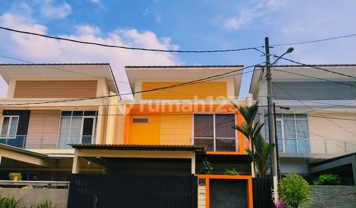 Investasi Menguntungkan! Rumah 3 Lantai dengan Desain Modern, Lokasi Premium di Komp. Duta Garden City Jurumudi Kota Tangerang