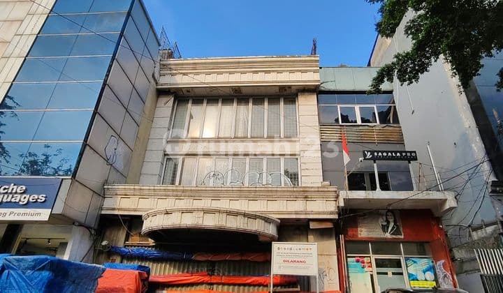 Ruko Kosong dengan Harga Miring Cocok Untuk Investasi di Sultan Iskandar Muda, Jakarta Selatan