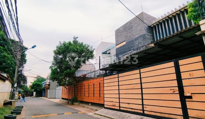 Hot Deal! Rumah Mewah Harga Likuiditas Design Modern Luas 360 m² di Komplek DPR RI Kemanggisan, Jakarta Barat