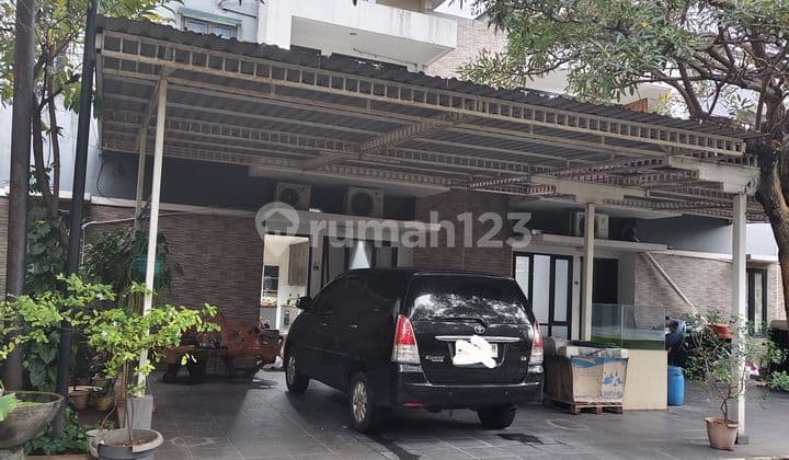 Rumah Komplek Asri Murah Sangat Strategis dengan Lingkungan yang Nyaman di Kebon Jeruk, Jakarta Barat