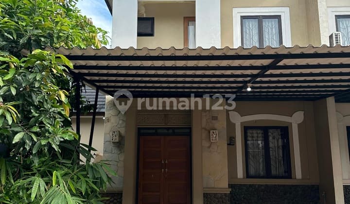 Rumah Cantik 2 Lantai Posisi Hoek Siap Huni Shm