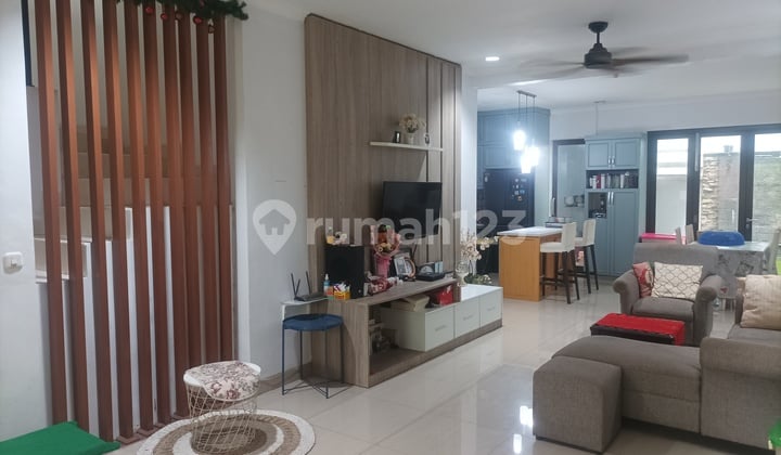 Rumah Cantik 2,5 Lantai Semi Furnish Nusaloka BSD