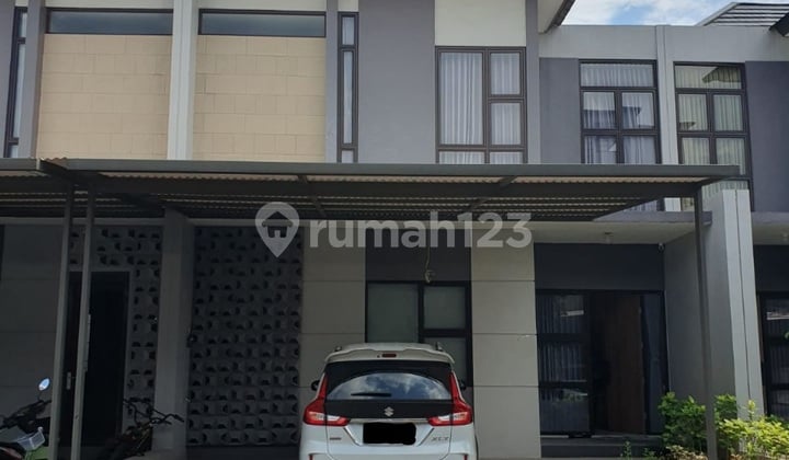 2-Story House in Grand Wisata