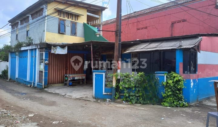 Kiosk and 11-Room Boarding House in Cibinong Industrial & Business Area