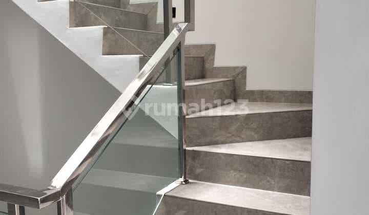 DIJUAL RUMAH BARU 3,5 LANTAI - DANAU SUNTER, JAKARTA UTARA