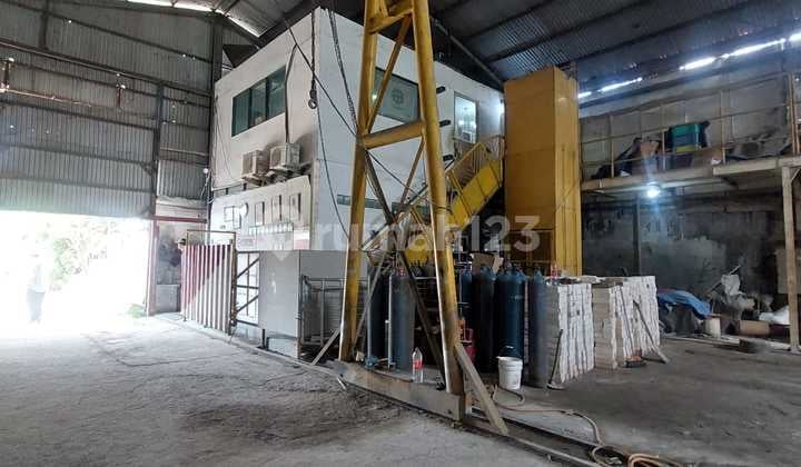 For Sale Land with Warehouse Bonus in East Jakarta Near Toll Access