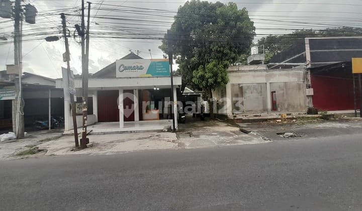 Tanah Bonus Bangunan Kost dan Rumah Lokasi Startegis Dekat Kampus Sanata Dharma - Maguwoharjo Depok Sleman