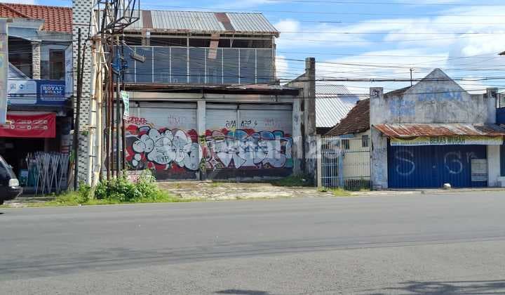Ruko 2 Lantai Lokasi Strategis di Jalan Kadipiro - Kasihan Bantul