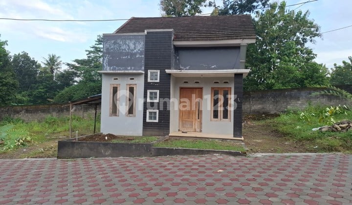 Rumah Tinggal Minimalis Lokasi di Daerah Argorejo Sedayu Bantul.