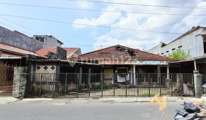 Bonus Land with Building Strategic Location Near FEB UII Campus - Depok Sleman