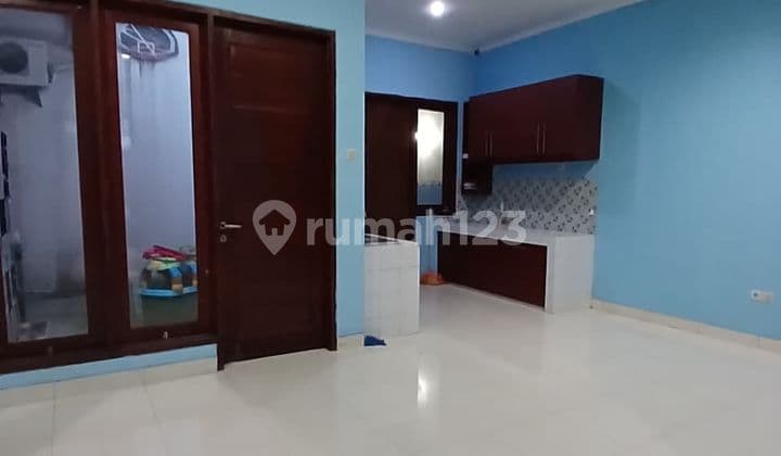 Rumah Sewa Siap Huni 2 Lantai Lokasi Strategis di Bintaro Jaya - Tangerang Selatan