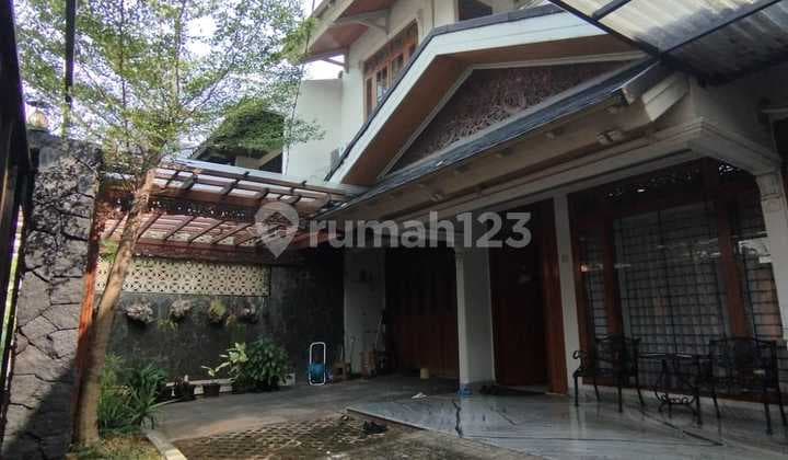 Rumah 2.5 Lantai Lokasi Strategis Cocok untuk Office di Jaksel