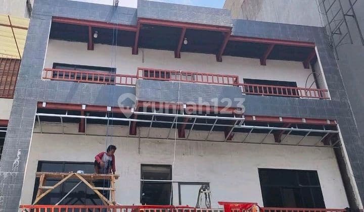 Kost for Sale 31 Rooms in Mangga Besar Potential Income 80 Million/Month