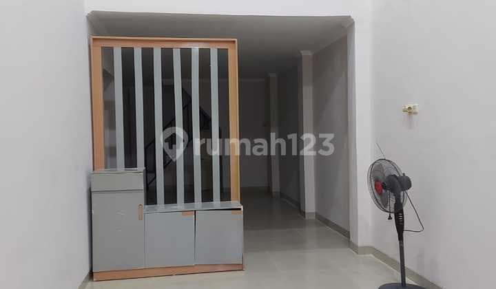 Rumah Semi Furnished di Kosambi Baru Jakarta Barat
