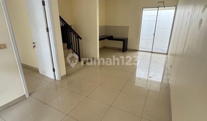 Dijual Cepat! Rumah Modern 2 Lantai di Green Lake City, Jakarta Barat. Nego Tipis!