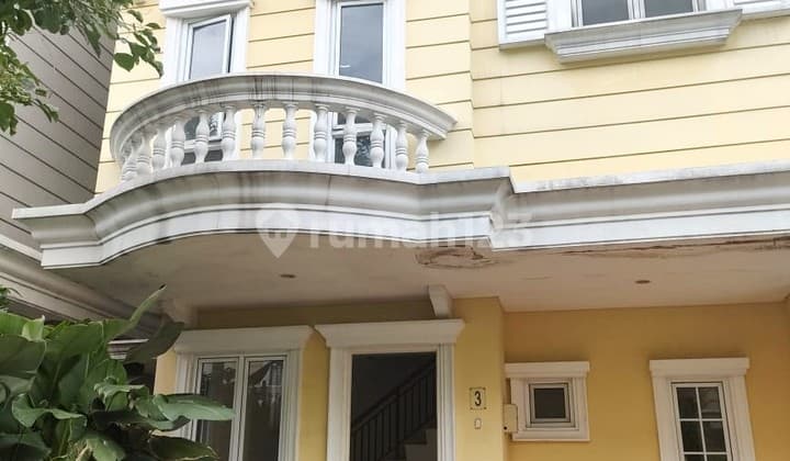 Rumah 3LT di Paramount Village Montana Village