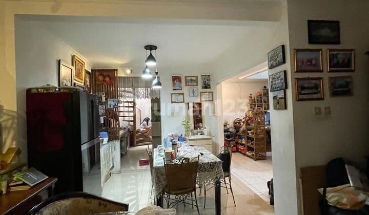 Rumah Bagus Siap Huni Nyaman SHM Strati Jalan Lengkong, Bandung