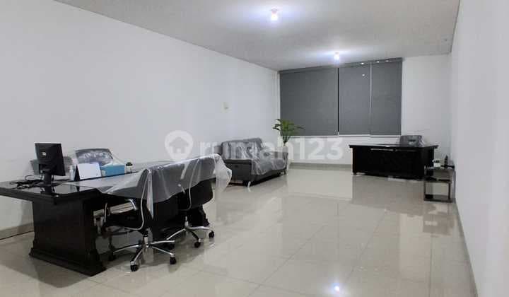 For Rent: Ready-to-Use Strategic Shop House, Suitable for Office in Mekarwangi