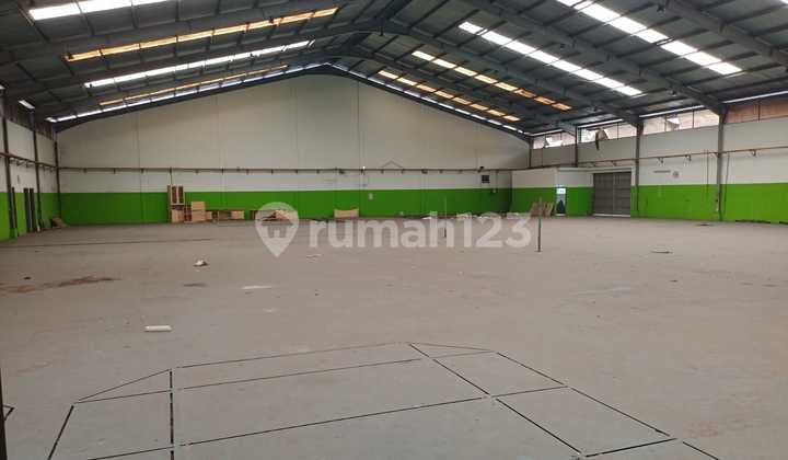 Gedung Ex Showroom Pasirluyu Siap Huni SHM Strategis Nyaman