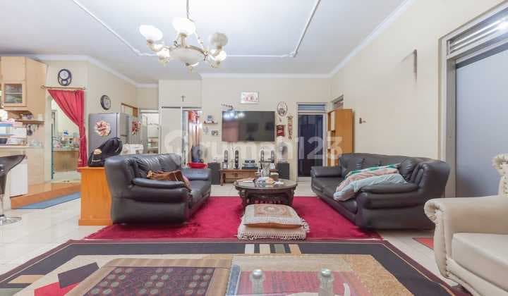 Rumah dan Ruang Usaha Strategis SHM 2Lantai Mainroad Terusan Kopo