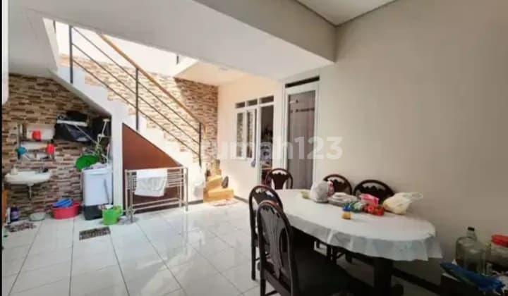 Quick Sale: Spacious, Cool 2-Story Affordable House in Candra Resmi, Kbp
