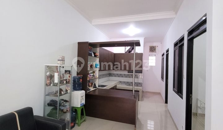 Quick Sale: Newly Renovated Good House with SHM, Comfortable in Batununggal Asih