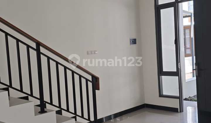 Good Unfurnished Rental House with SHM in Taman Kopo Indah, Bandung