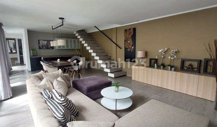 Rumah Bagus Mewah Siap Huni Furnished 2 Lantai di Geger Kalong