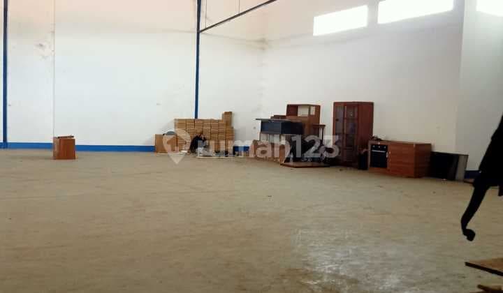 Gudang Murah Strategis Bagus 228 m2 SHM Jl Caringin, Bandung