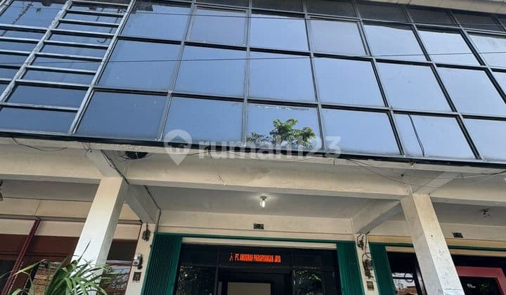Ruko Murah siap pakai Bagus 252 m2 SHM di Setrasari Mall, Bandung