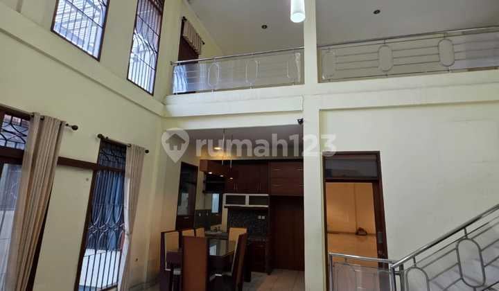 Semi-Furnished House in the City Center, Good Location on East Rajawali Street.