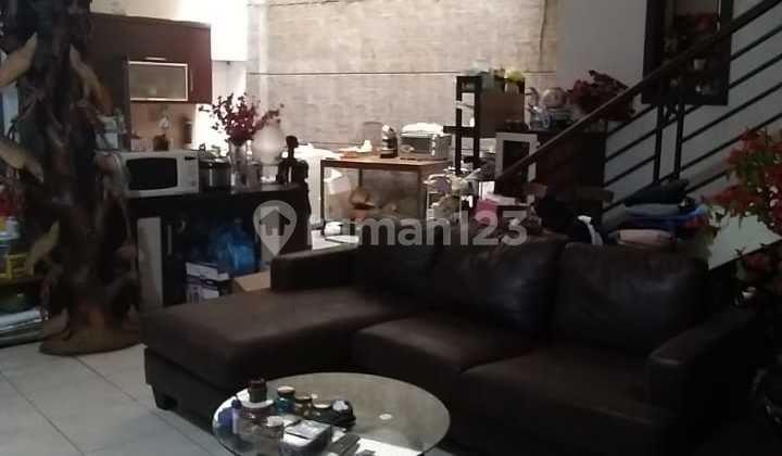 Rumah 2.5 Lantai SHM Siap Huni Nyaman di Lengkong Besar, Bandung