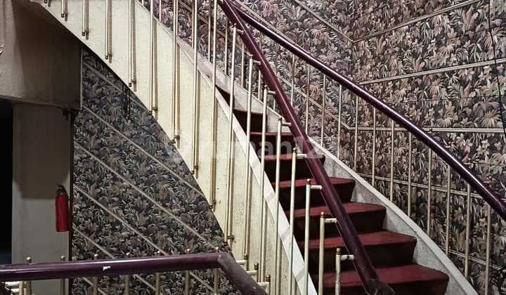 Di Jual Ruko 4 Lantai Tengah Kota Kondisi Bagus