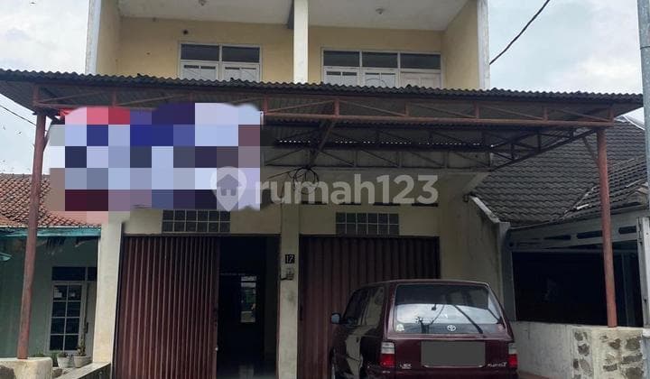 For Sale: Shop House in Bunga Bakung, Buah Batu, in Good Condition