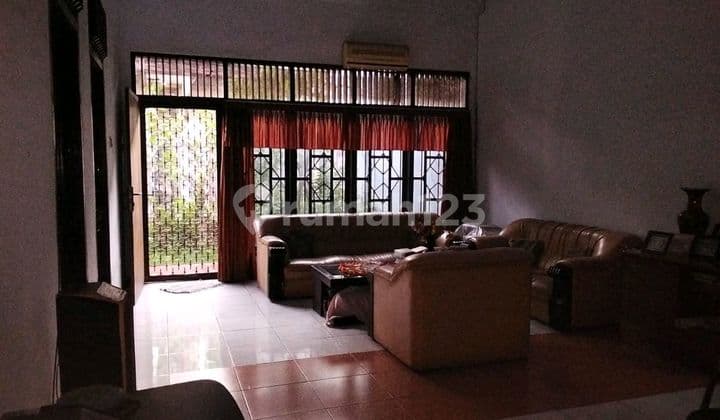 2-Storey House in the City Center