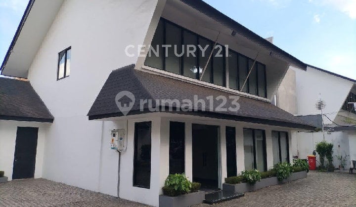 Good House for Business in the Premium Area of Kebayoran.