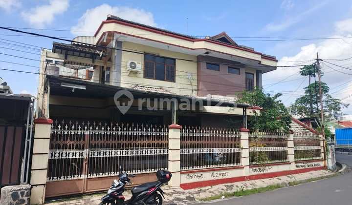 Kontrakan Rumah Pusat Kota Gaya Klasik Tasik