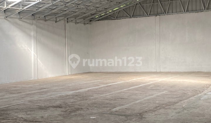 Ready-to-Use Warehouse with Tronton Access Near Transmall Tasik