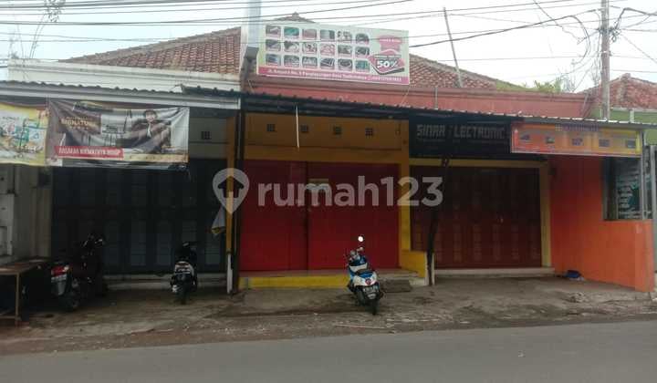 Commercial Space for Rent For Sale in a Busy Area of Tasik City